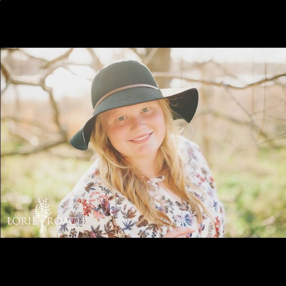 Meet your Posher, Brooke